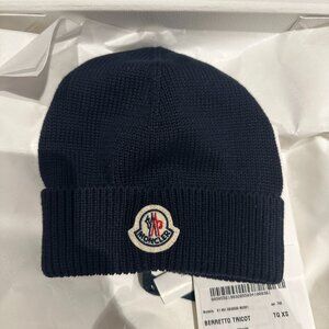 Moncler Enfant Logo Patch Cotton Beanie in Navy NWT 0-12 mos.